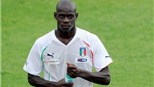 Balotelli tiếp tục khiến Mancini phải đau đầu
